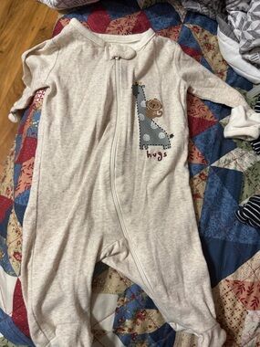 wonder nation Cream Footed One-Piece with Giraffe & Monkey 'Hugs' Graphic